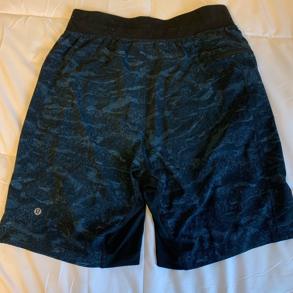 Men’s Lululemon 7” shorts